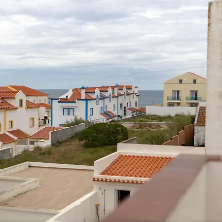 73 - Casa Palmeiras Dom wakacyjny Ferrel (Leiria)